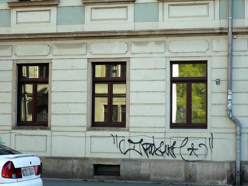 Dresden-Pieschen, Bürgerstr. 15, 20.5.2009.jpg.JPG - Und bis 1997 in der gleichen Form wieder rekonstruiert - aber alle Schriften waren für immer verloren.